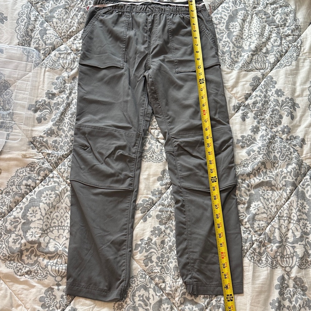 REI kids  Olive Gray Cargo  hiking Pants - Picture 6 of 6